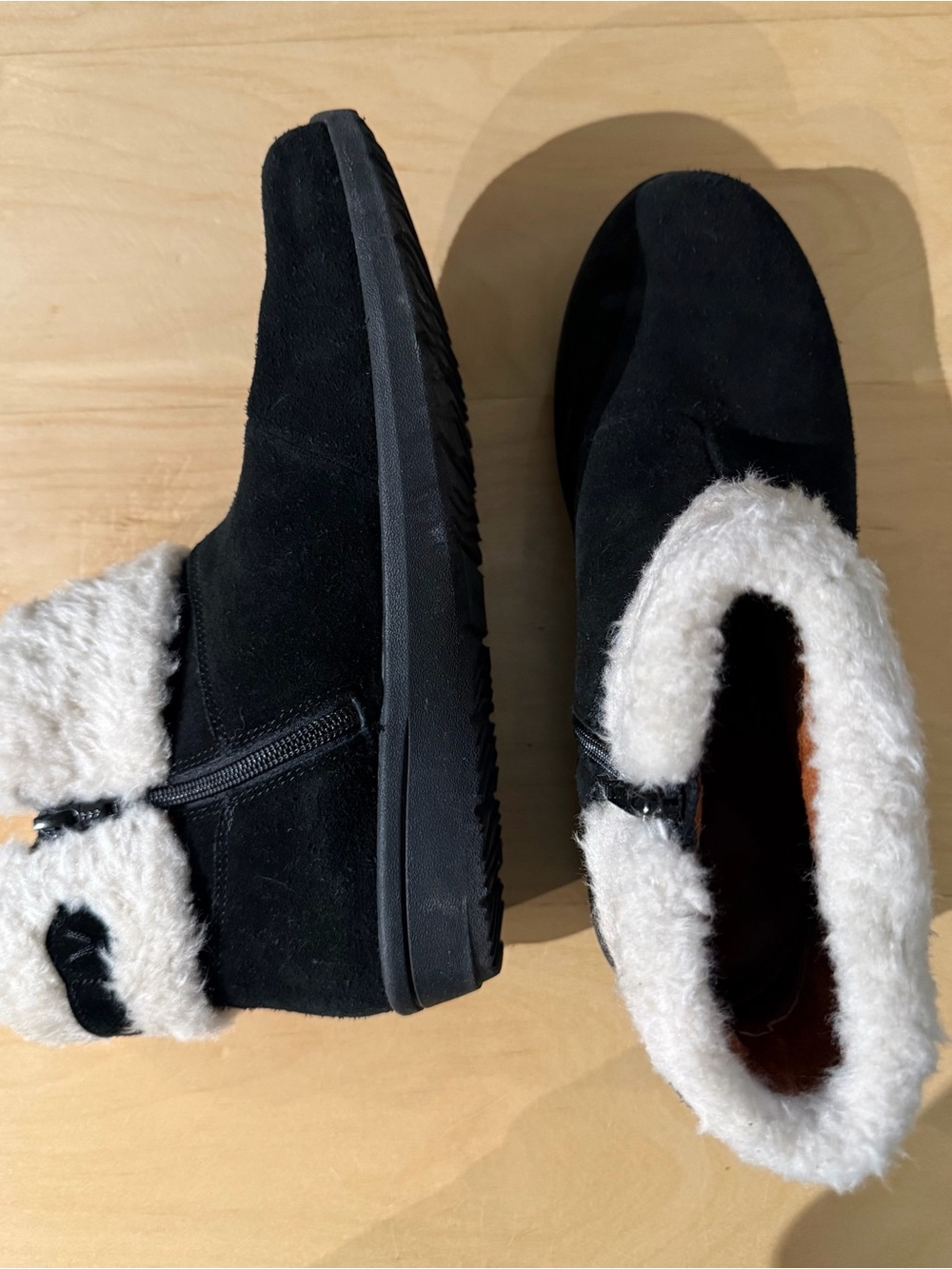 Vionic Black Suede Winter Boots with Cream Fur Trim
